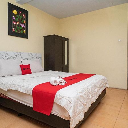 Reddoorz Near Cyber Mall Malang Bagian luar foto