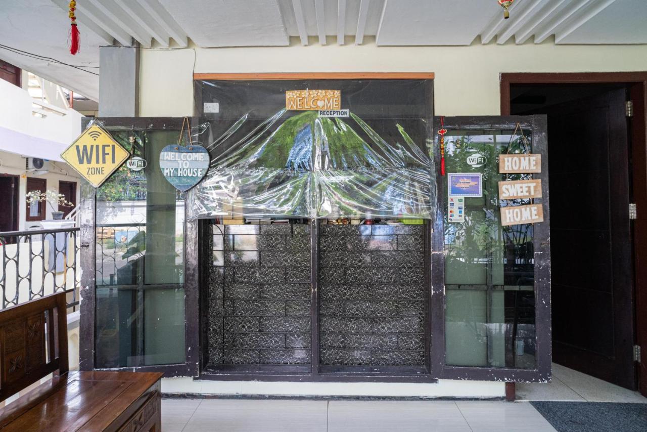 Reddoorz Near Cyber Mall Malang Bagian luar foto